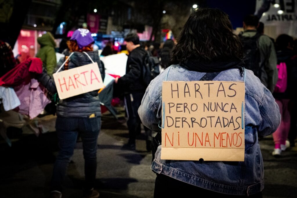 “Hoy el panorama es desolador”: alerta por el retroceso en las políticas de salud para mujeres en Argentina