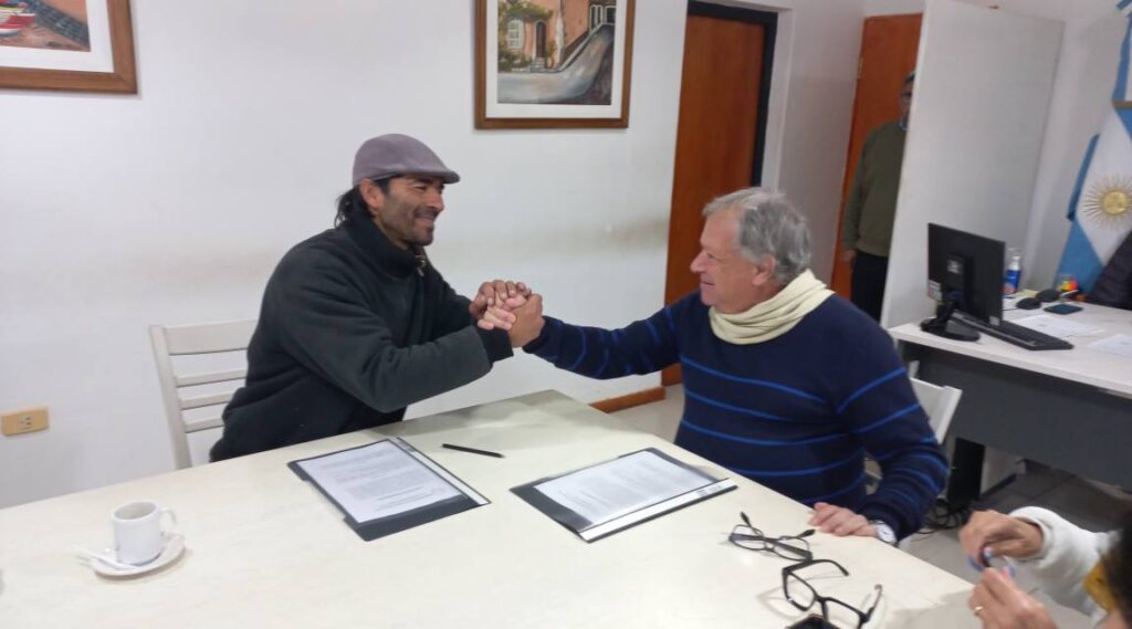 Tukuy firmó convenio con Villa Santa Cruz del Lago y avanza en su expansión regional