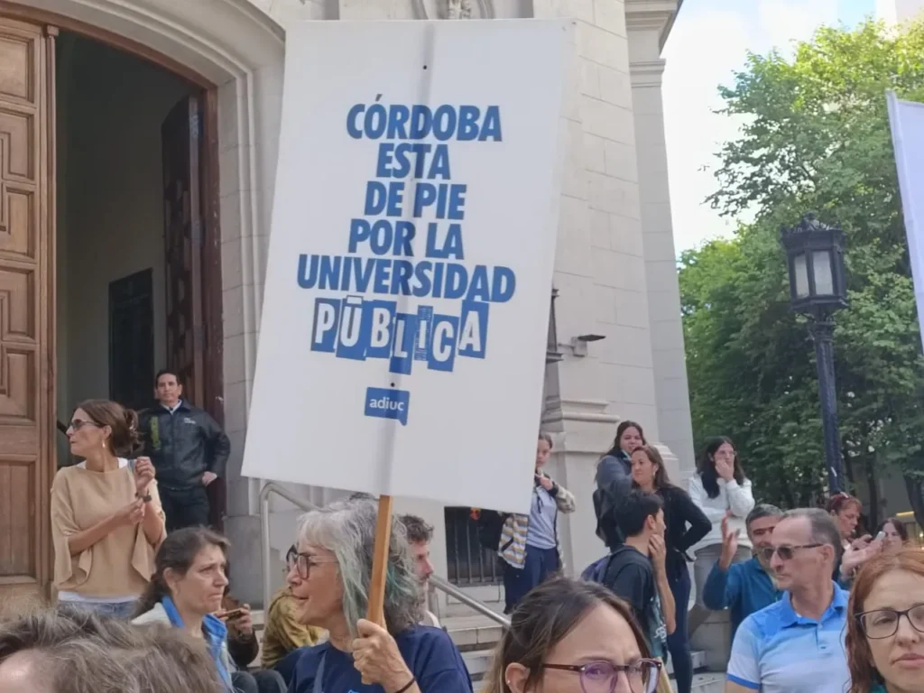 Docentes universitarixs en lucha: “Tenemos el salario más bajo de los últimos 40 años”