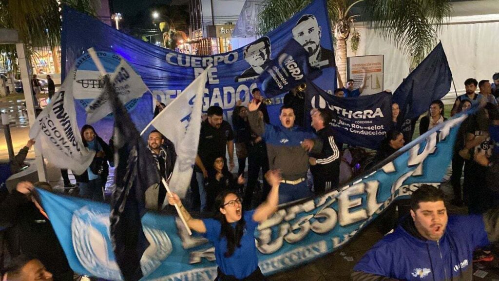 Trabajadores de Rock Me Beer, Motocafé y Café París siguen sin cobrar indemnizaciones tras el cierre de los locales