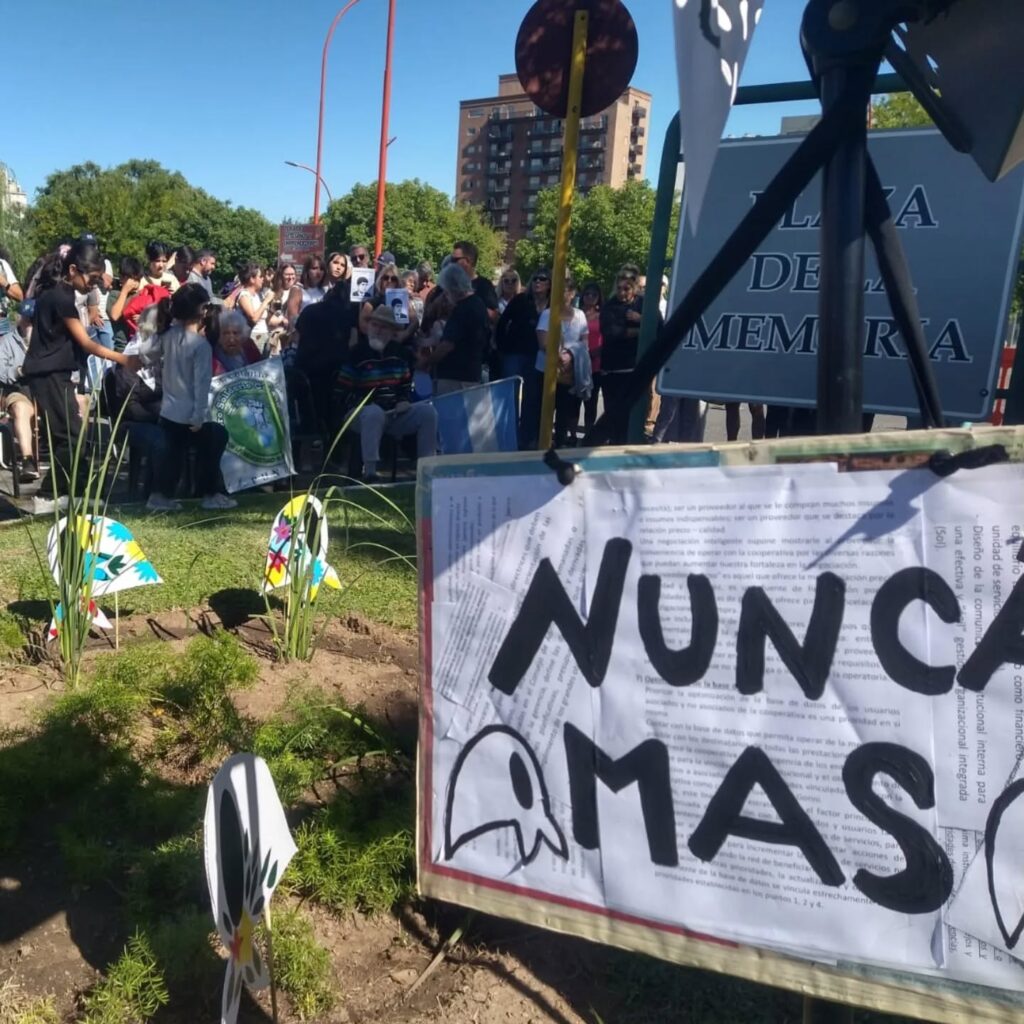 Villa Carlos Paz: el acto por el Día de la Memoria volvió a concentrarse en la sociedad civil y dejó fuertes críticas locales