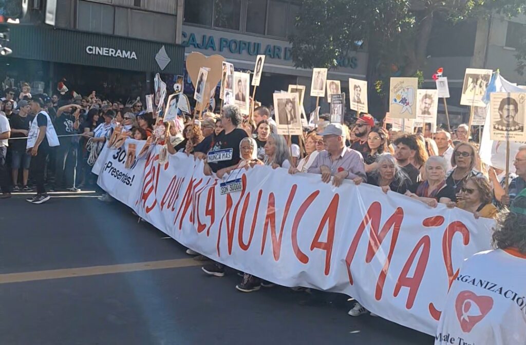 «Que digan dónde están», la consigna que se hizo grito colectivo