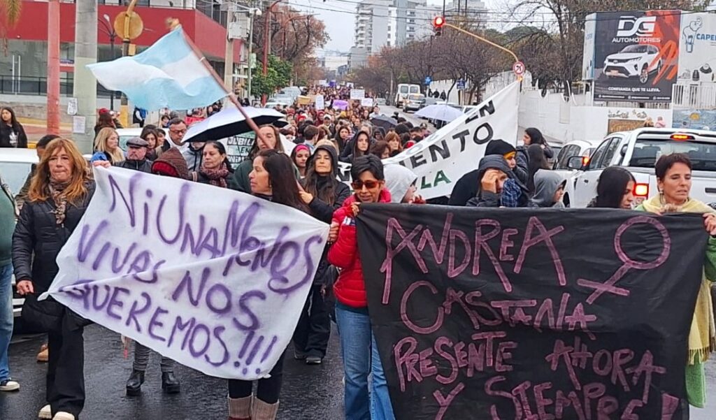 Una multitud se volcó a las calles de Villa Carlos Paz bajo la consigna #NiUnaMenos