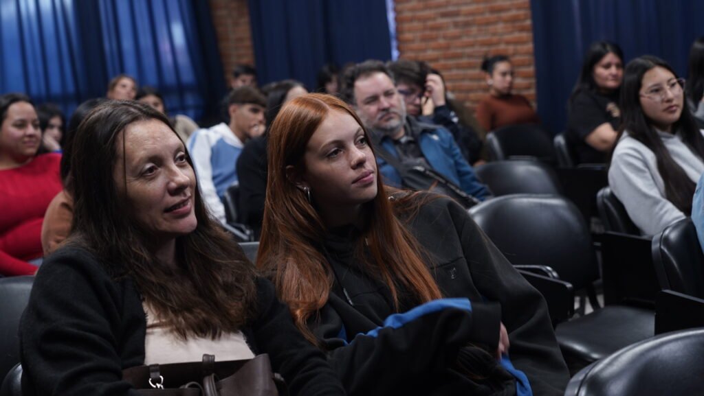 Más de 50 estudiantes secundarios comenzaron una experiencia de formación superior en Cervantes